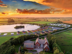  Ream Hills Holiday Park  Блэкпул